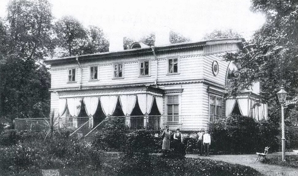 дачи в ленинградской области. красивые дачи в ленинградской. особняк кнорринга вырица. дачи под спб. дача чирикова в комарово.
