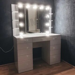 Туалетный столик с подсветкой