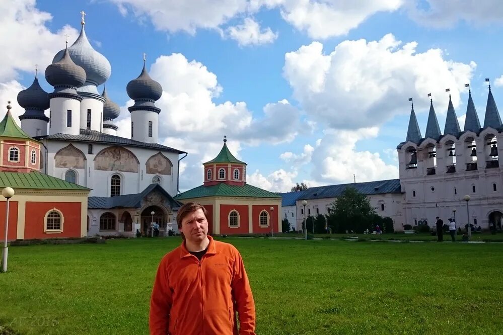 город тихвин мужской монастырь. тихвинский монастырь тихвин икона. тихвинский монастырь ленинградская область. тихвинский мужской монастырь с высоты. тихвинский богородичный успенский монастырь зимой.