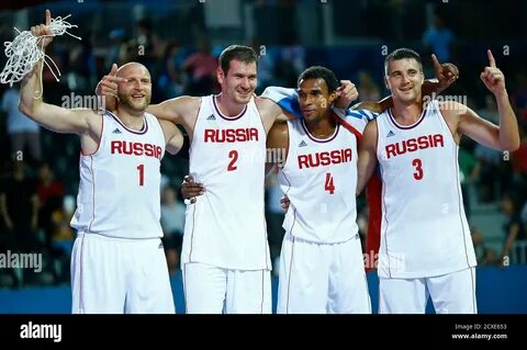 Игроки сборной по баскетболу