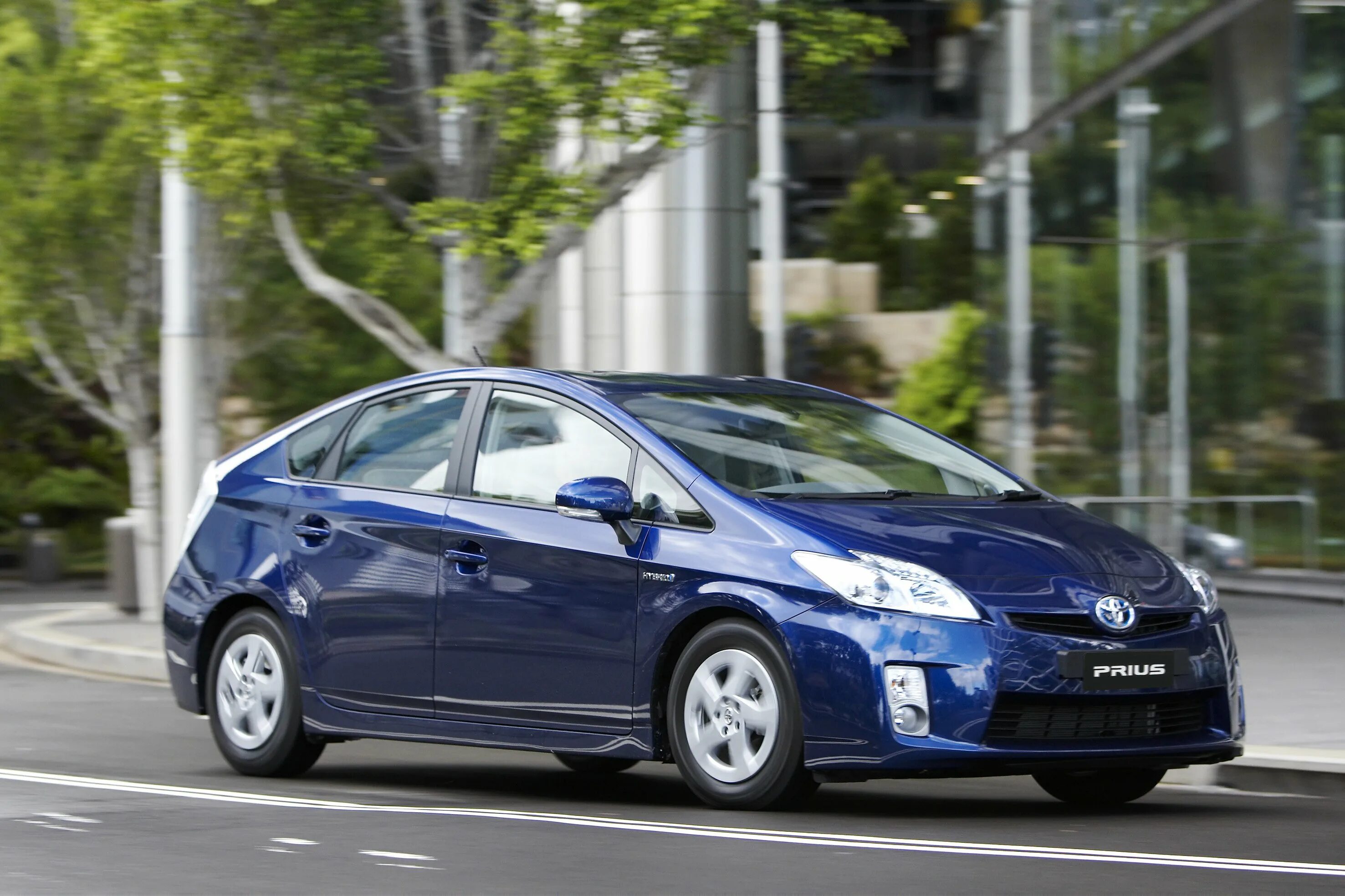 Toyota prius цены