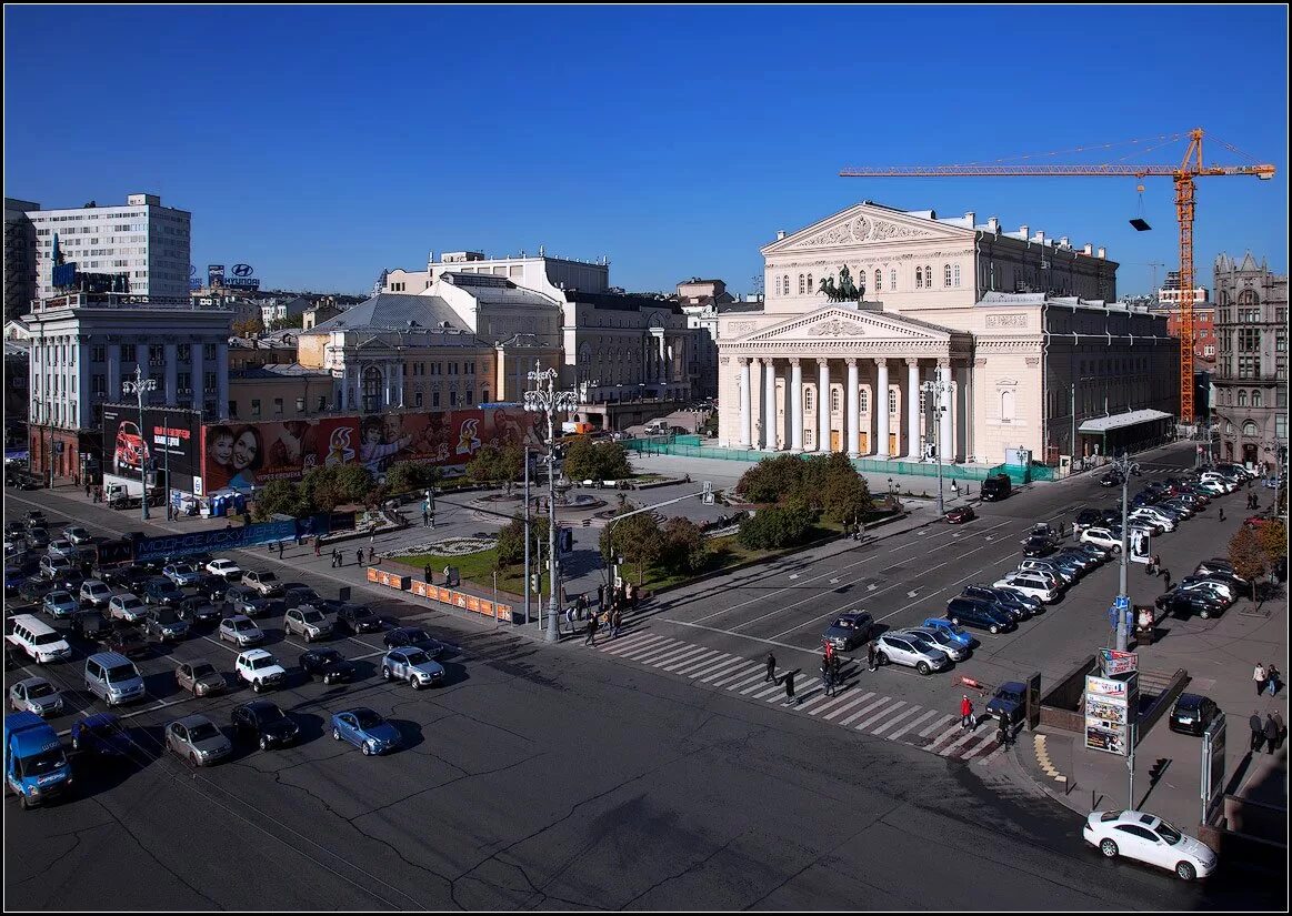 Театральная площадь какой район москвы. Театральная площадь Москва. Большой театр в Москве вид сверху. Большой театр и Театральная площадь в Москве вид сверху. Бове ансамбль театральной площади.