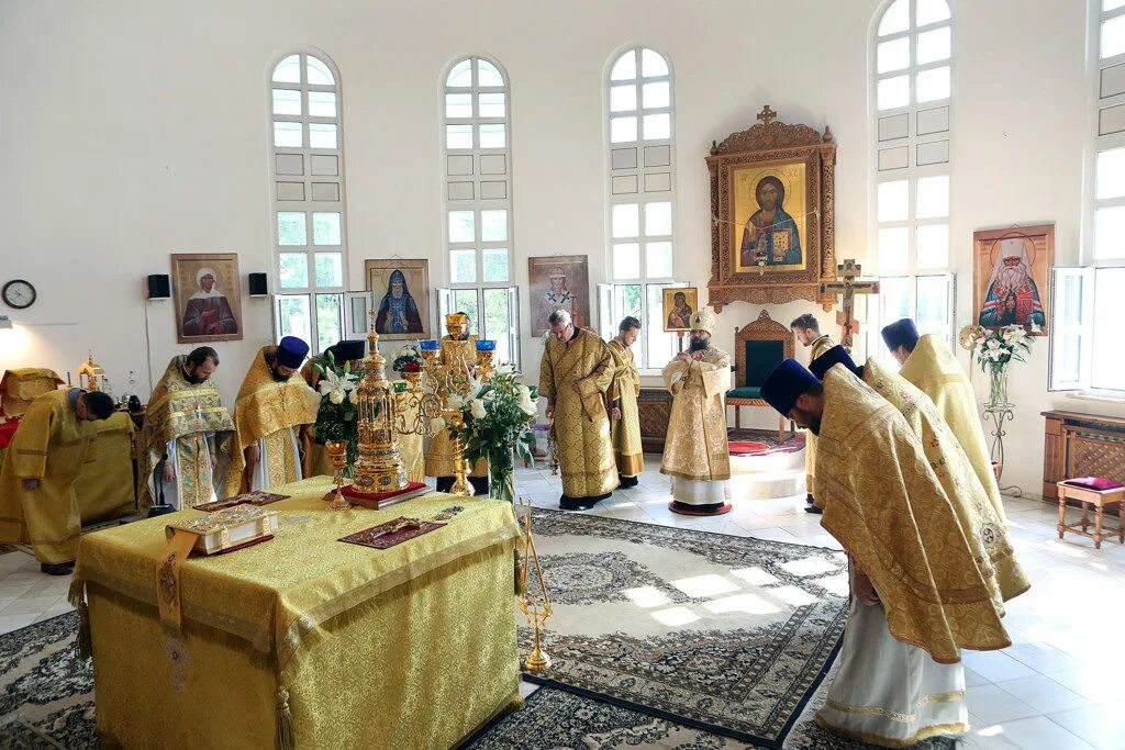 храм сергия радонежского в бибирево. храм собора московских святых в бибирево. храм всех святых бибирево внутри. сайт храма в бибирево. храм сергия радонежского в бибирево.