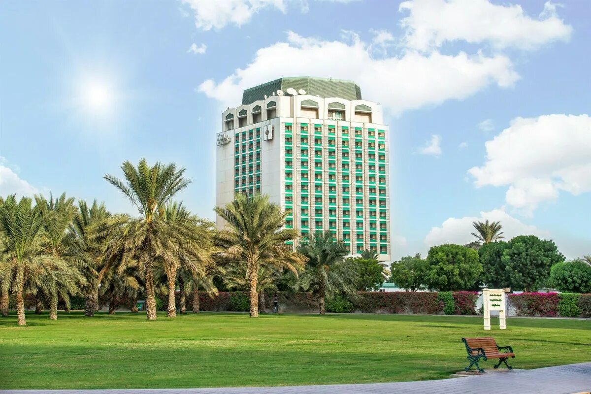 Отель Holiday International Sharjah. Holiday International Sharjah Шарджа. Отель Holiday International Sharjah 4. Холидей ИНН Шарджа. Холидей интернешнл