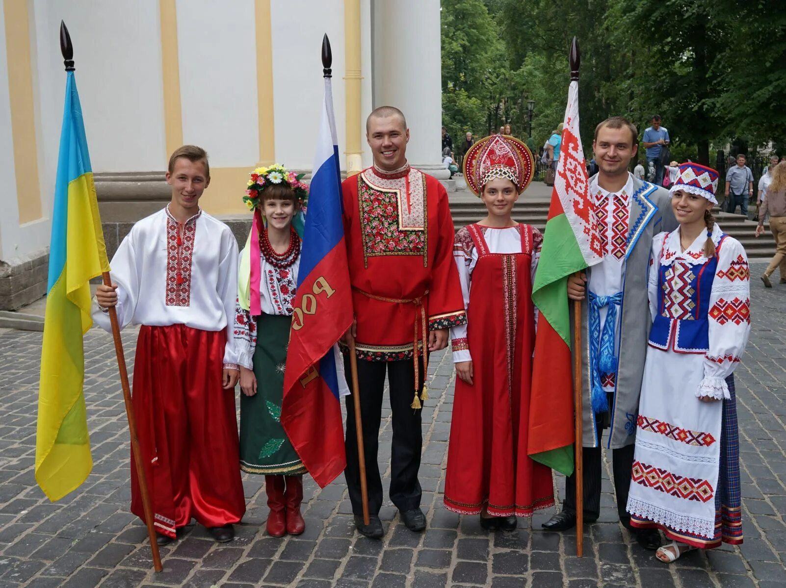 Русские объединения в россии. Братские славянские народы. Русские украинцы белорусы. Славяне русские украинцы и белорусы. Современные славянские народы.