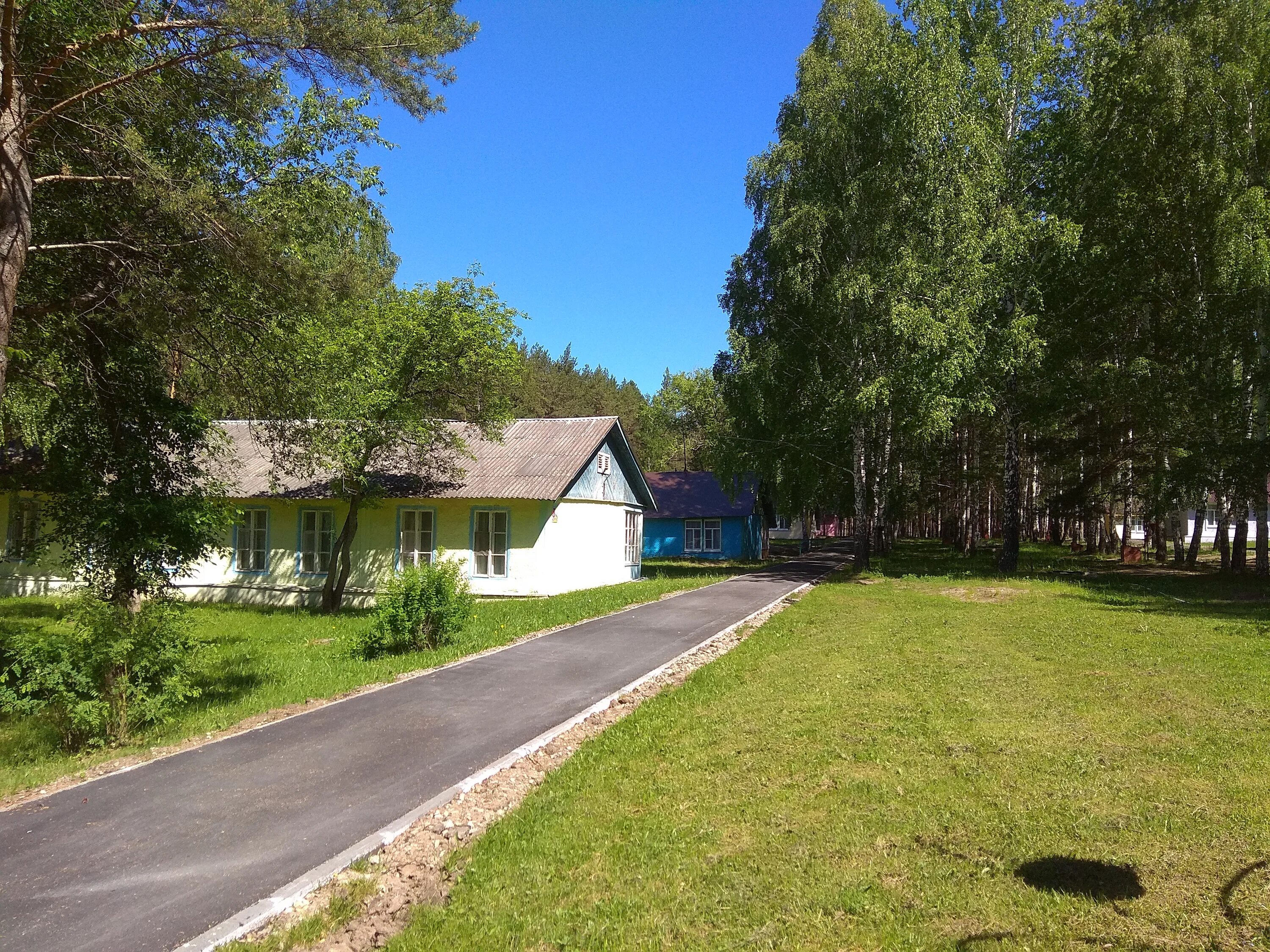 Загородный лагерь заря. Заря Кадниково лагерь Кадниково. Лагерь Заря Свердловская область. Лагерь Заря Екатеринбург Кадниково. Лагерь Заря село Кадниково.