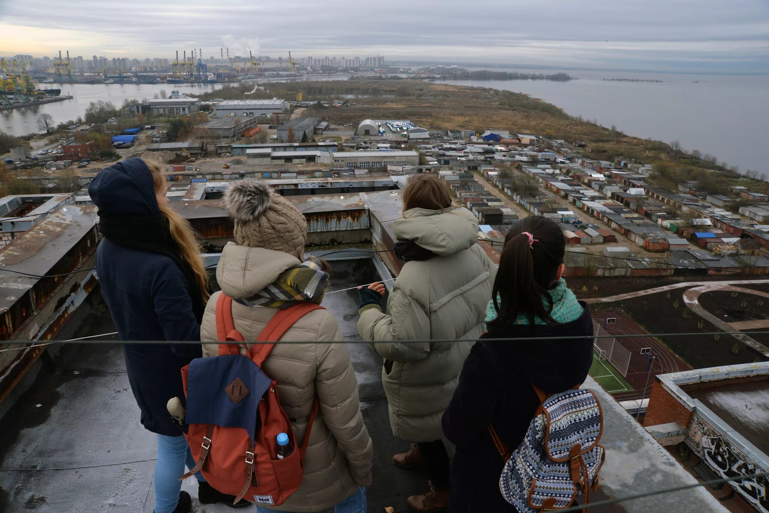 Остров переезда. Канонерский остров дамба. тоннель на канонерский остров. канонерский остров крыша. экскурсия ветер залив и драма канонерский.