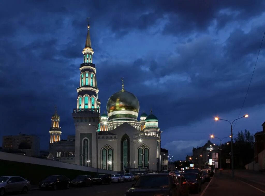 Мечети москвы фото. Главная Соборная мечеть Москвы. Московская Соборная мечеть внутри.