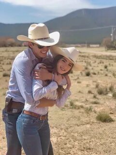 Oufits de pareja Cowgirl Style Outfits, Country Style Outfits, Rodeo Outfit...