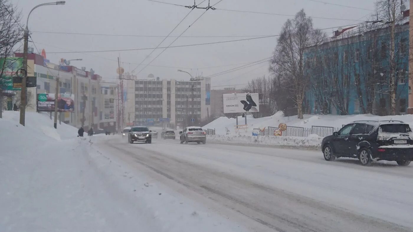 Снегопад. Мурманск климат. Погода в Мурманске. Сильный снег.