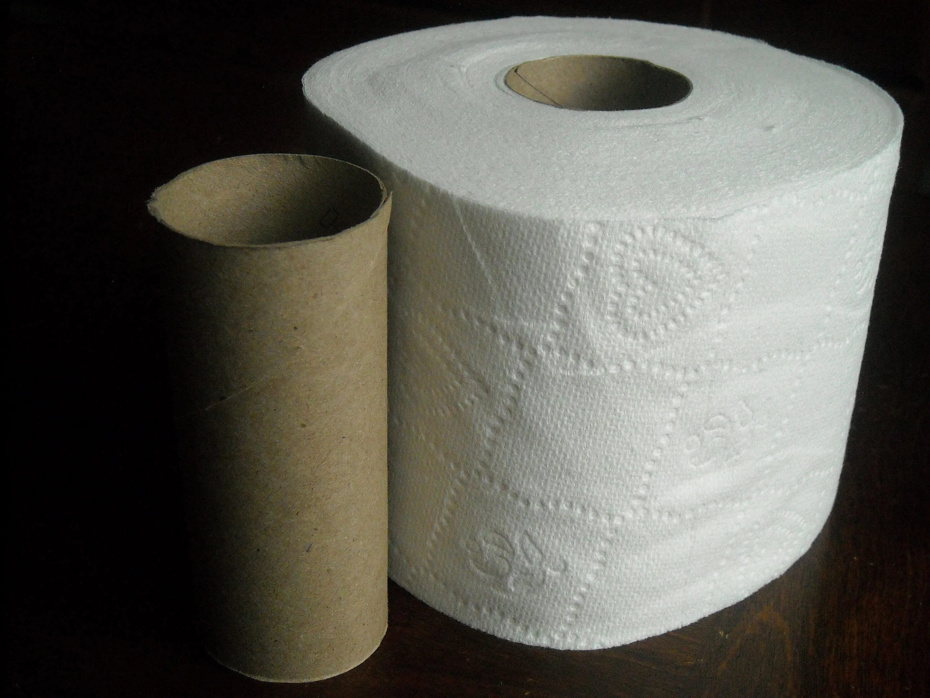 Прайс туалетной бумаги. Широкая туалетная бумага. Туалетная бумага небеленая. Туалетная бумага пористая. Туалетная бумага с серебром.