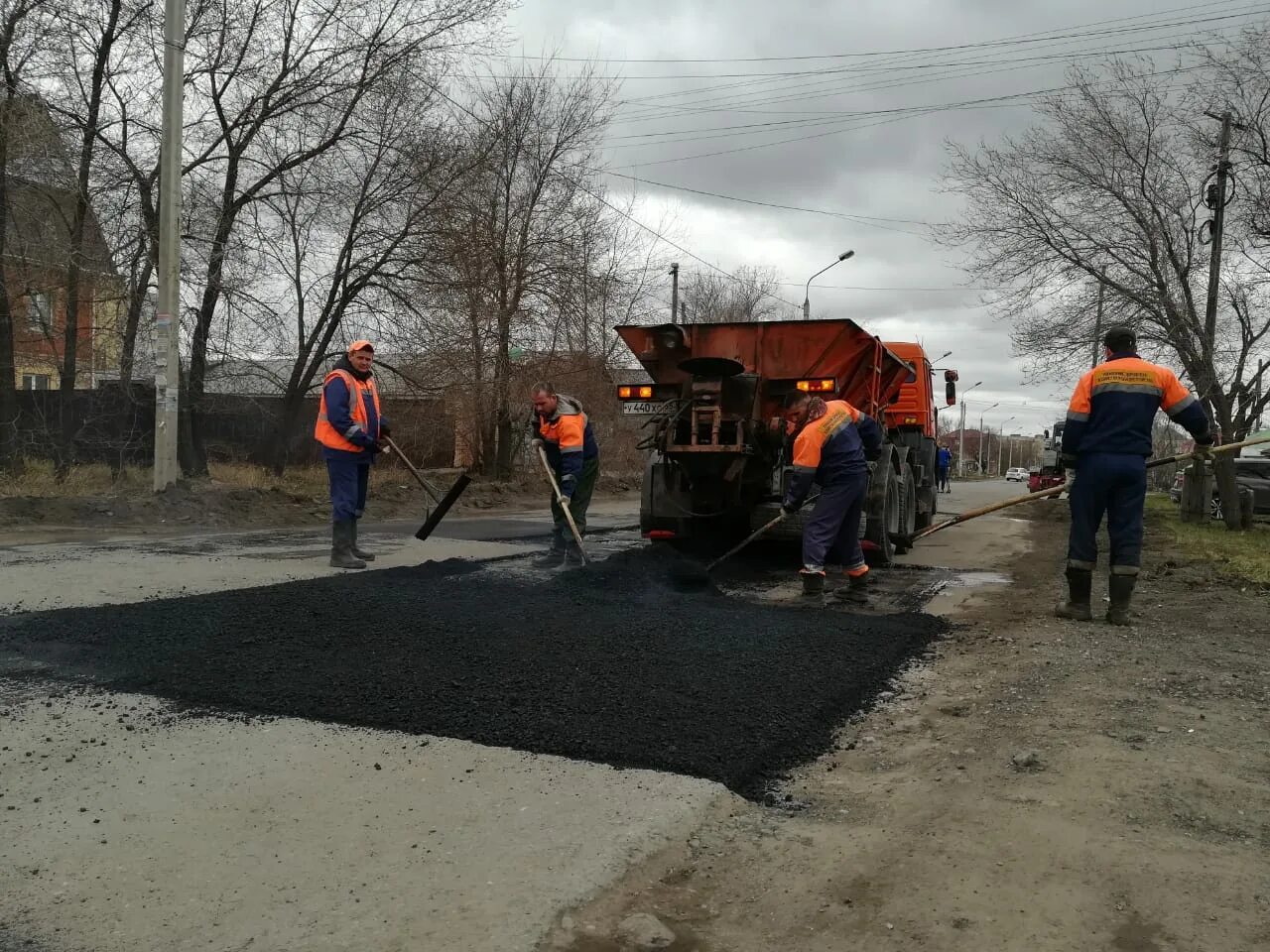 Ремонт дорог. Ремонт дороги. Реконструкция автодорог. Асфальтная дорога.