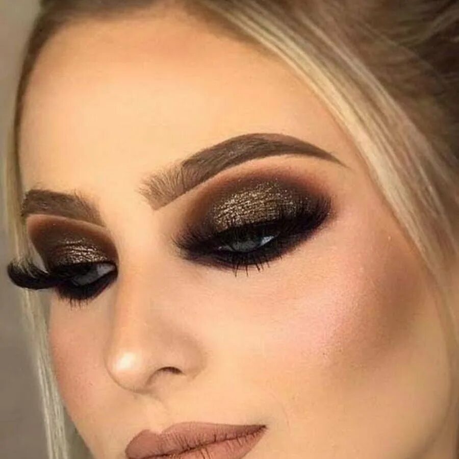 Темный смоки макияж. Смоки айс 2021. Нюдовый смоки. Коко смоки. Блэк смоки айс.