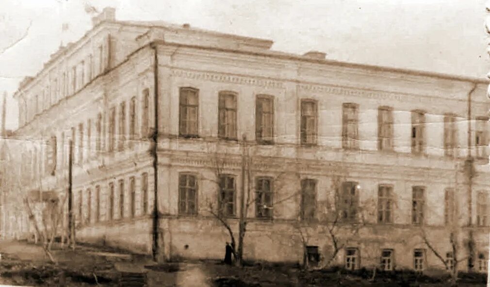 80 училище ртищево. Старооскольский индустриально-технологический техникум. Мурманск музыкальное училище. Колледж искусств мурманск малый зал. Старое пед училище вольск здание.