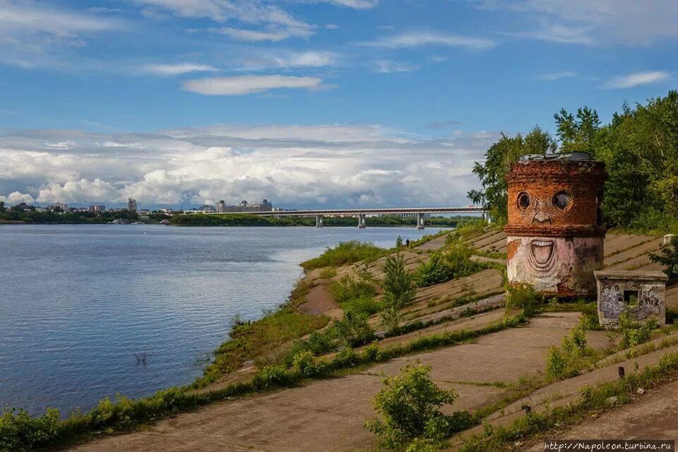 Куйбышевская водонапорная башня Нижний Новгород. Куйбышевская водокачка Нижний Новгород. Берег Оки Нижний Новгород. Водокачка на Оке Нижний Новгород.