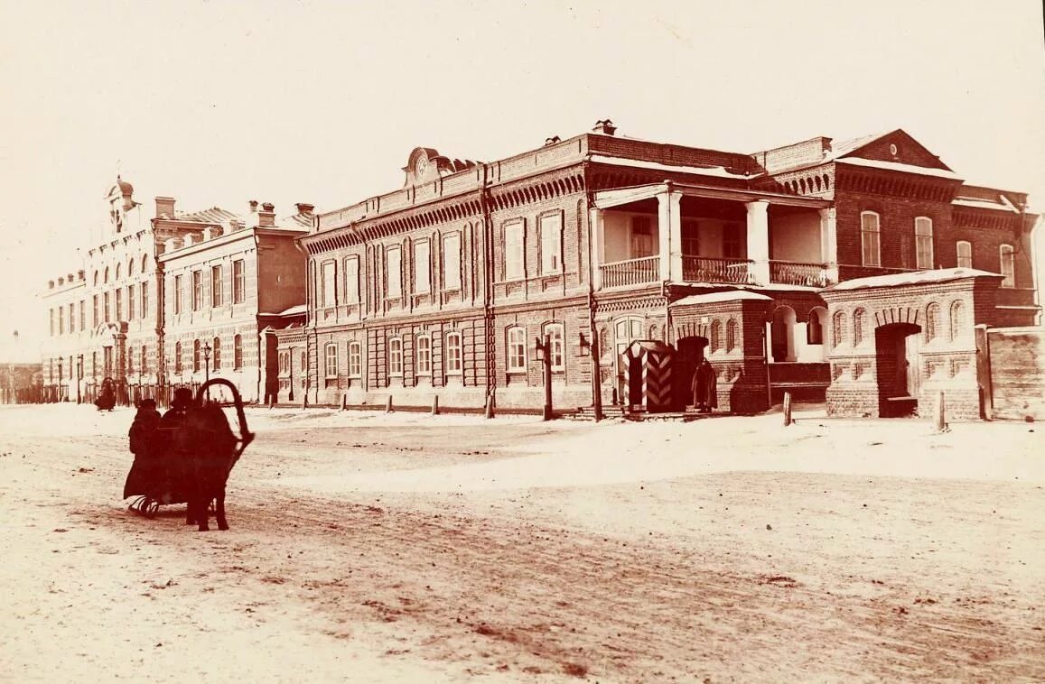 Красноярск старые улицы. Старобазарная площадь 19 века красноярск. Красноярск 1890. Старые здания красноярска. Красноярск ул воскресенская.