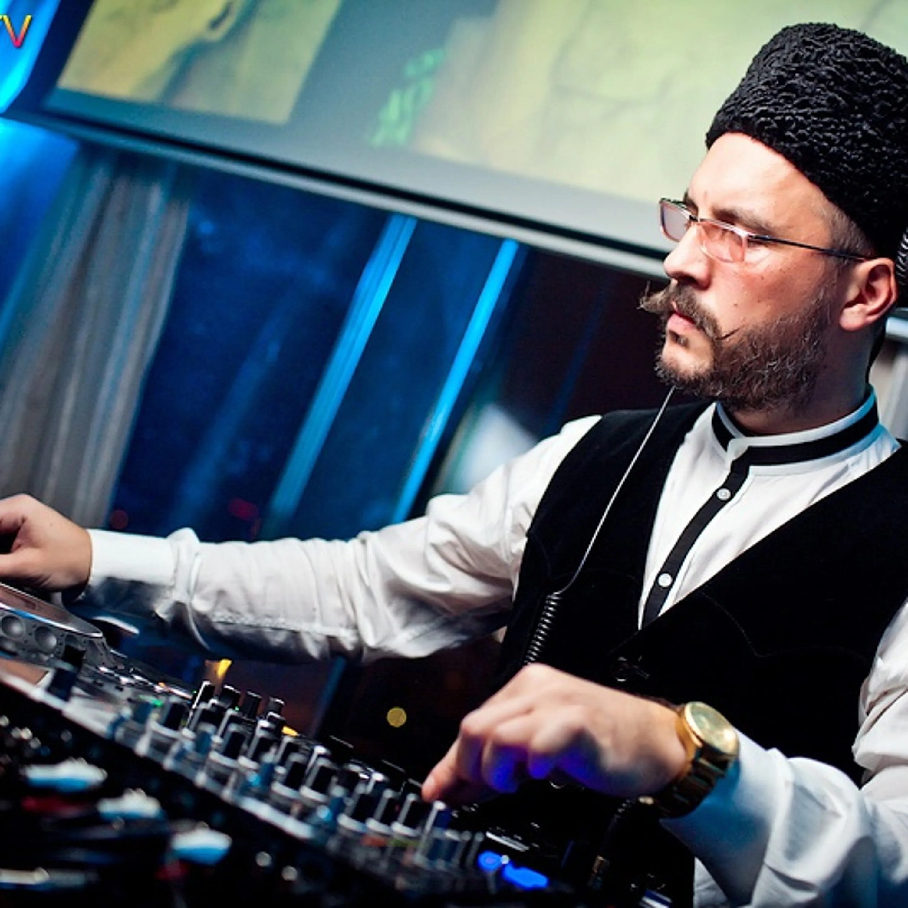 Dj list. Дж лист. dj list фото. костюмы dj list. dj list дискография.