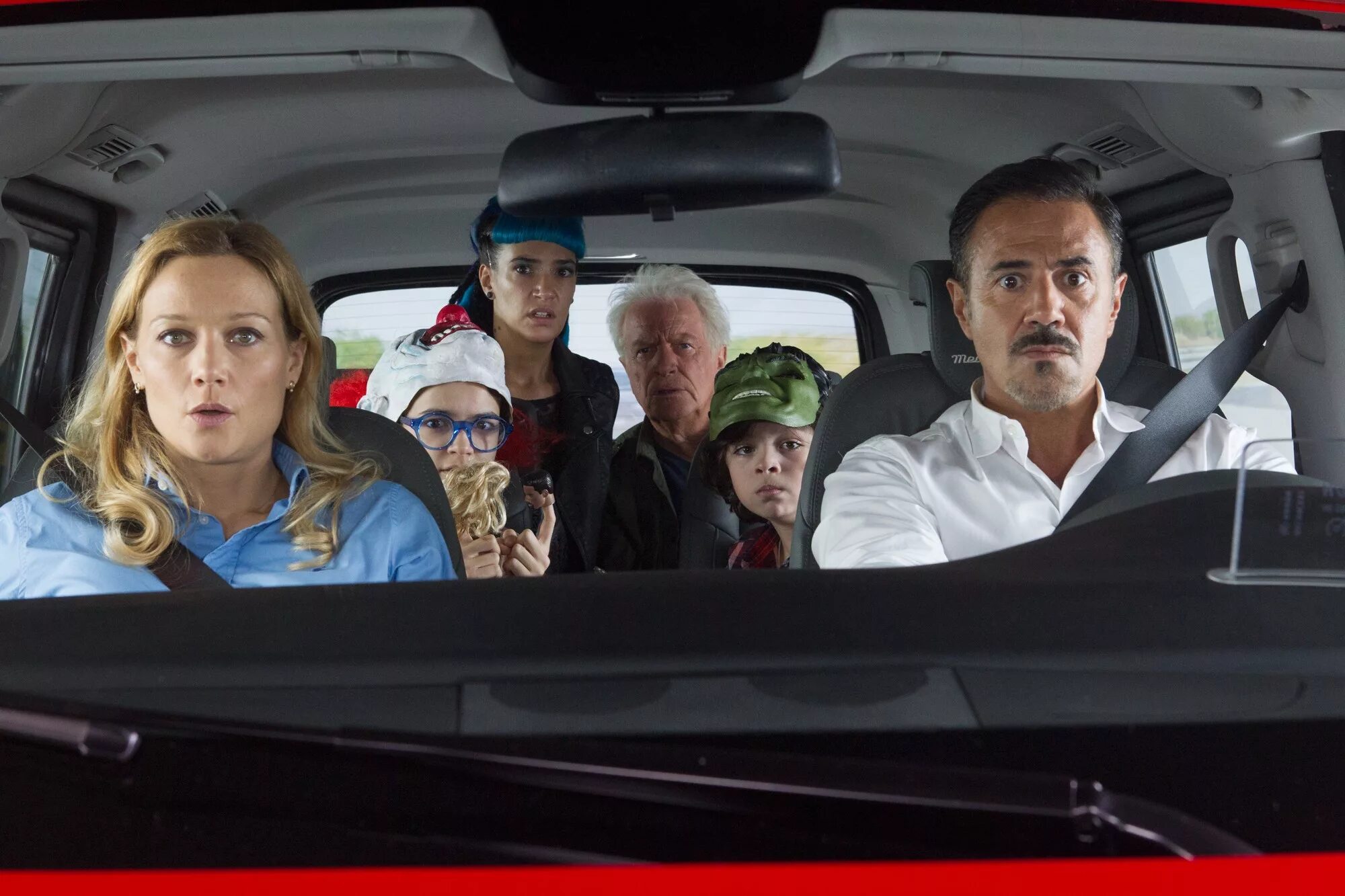 мы едем на море. куда ехать выезжаю. куда едем скала. куда едет автобус. путешествовать на машине.