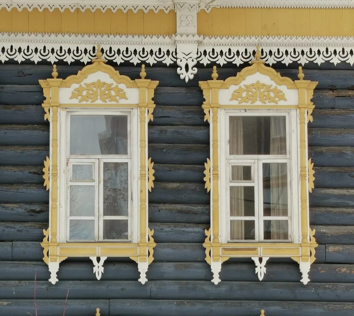 Узоры на деревянные наличники. Пропильная домовая резьба. Наличники стиль узорочье. Золотые наличники. Наличники стиль узорочье.