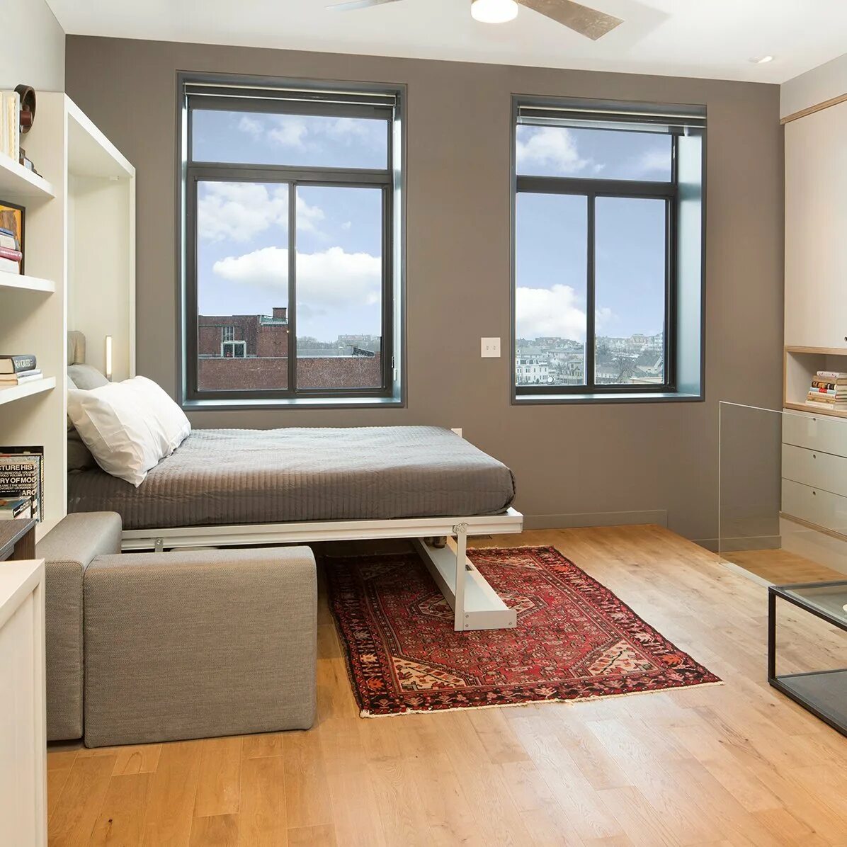 Мебель в 1 комнатной квартире фото. Дизайн маленьких квартир. Дизайн однокомнатной квартиры. Расставить мебель в комнате. Интерьер небольшой квартиры.