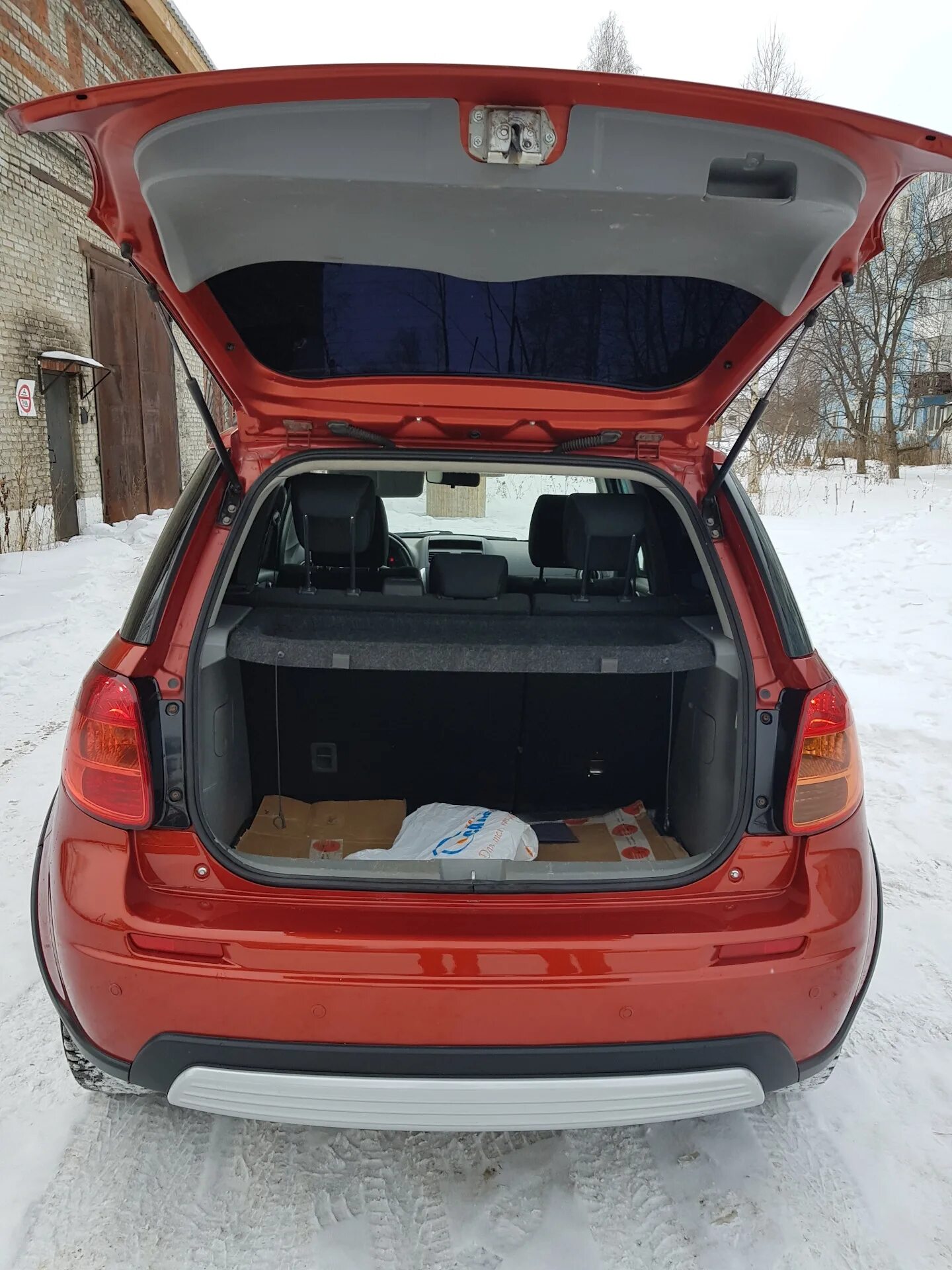 Suzuki sx4 2008 багажник. Suzuki sx4 2017 багажник. Багажник suzuki sx4 2013. Suzuki sx4 2008 багажник. Сузуки сх4 багажник.