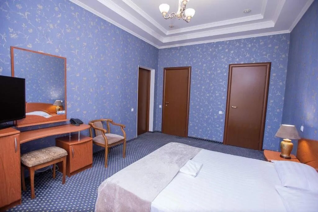 Отель альмира сочи. Альмира by Orion Hotels. Альмира 3*. Охотник отель by Orion Hotels Адлер.