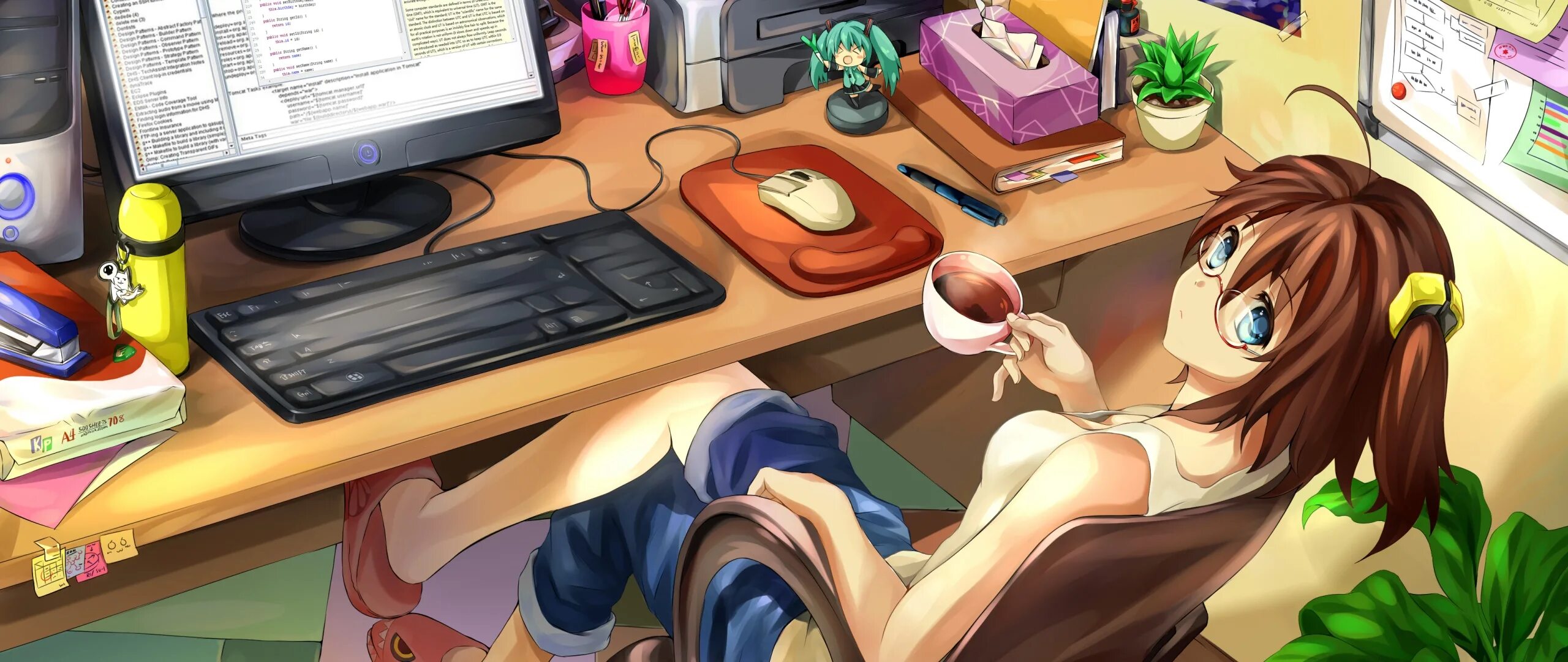 Девушку об стол. Девочка сидит за столом. Девочка сидит за компьютером. Девочка сидит за партой. Angelina arknights.