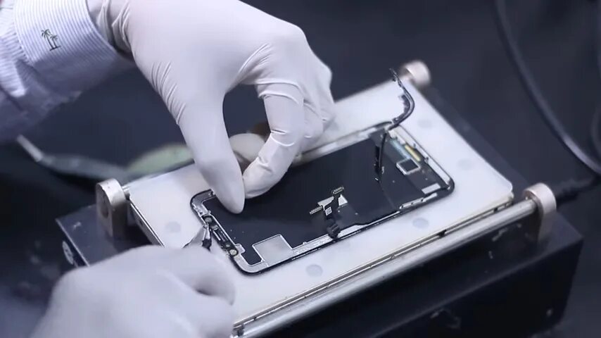 Ремонт стекла айфон 12. Переклейка стекла iphone x. переклейка стекла iphone. переклейка дисплея iphone. переклейка стекла на iphone 12.