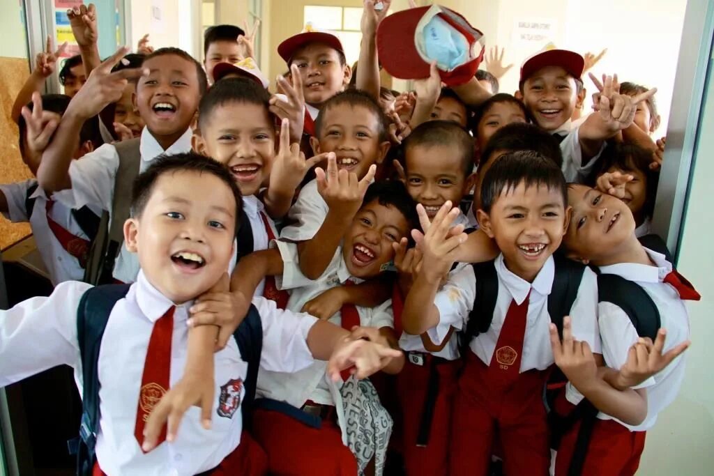 Singapore school. Образование в сингапуре начальная школа. Сингапурская начальная школа. Образование в сингапуре средняя школа. Дошкольное образование в сингапуре.