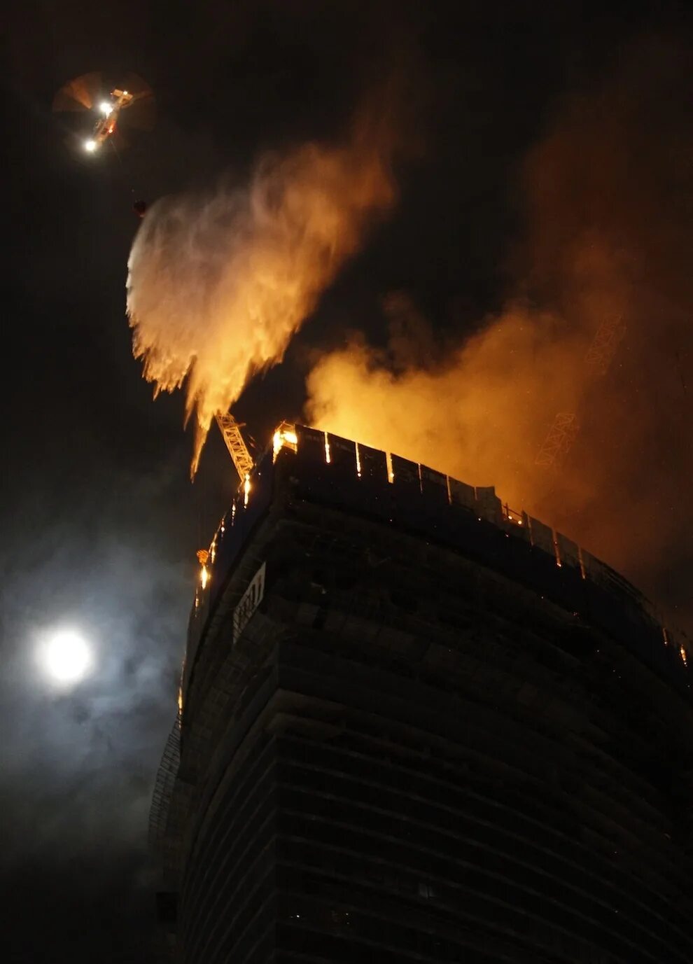 Горела башня. Пожар в москоу сити. башня федерация пожар. пожар в москва сити 2012. горит башня москва сити 2025.