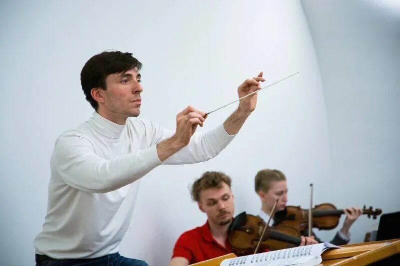 теодор. феликс коробов дирижер. алексей богорад дирижер. габт дирижер антон гришани. александр лазарев дирижер.