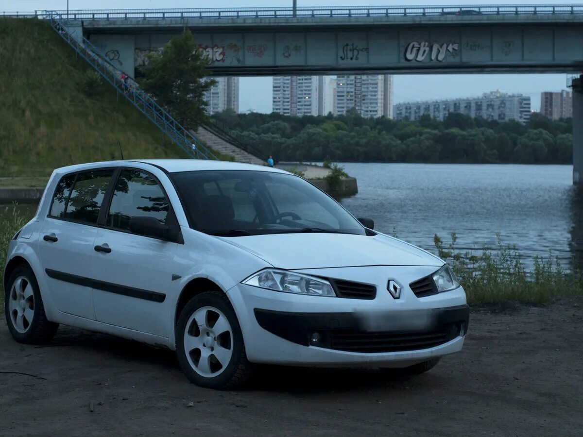 Renault Megane 2 2003. Рено Меган 2 2003. Меган 2 хэтчбек. Рено Меган 2003 хэтчбек.