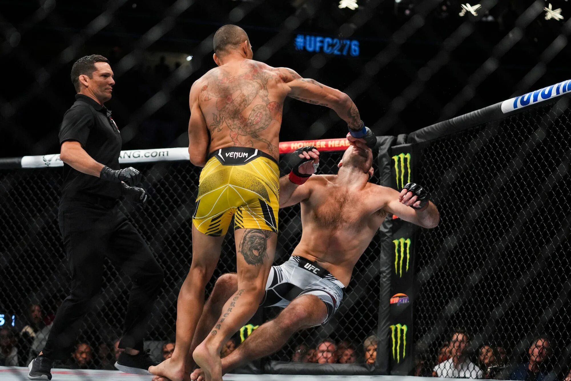 Видео алекс бой. Алекс перейра. sean strickland ufc.