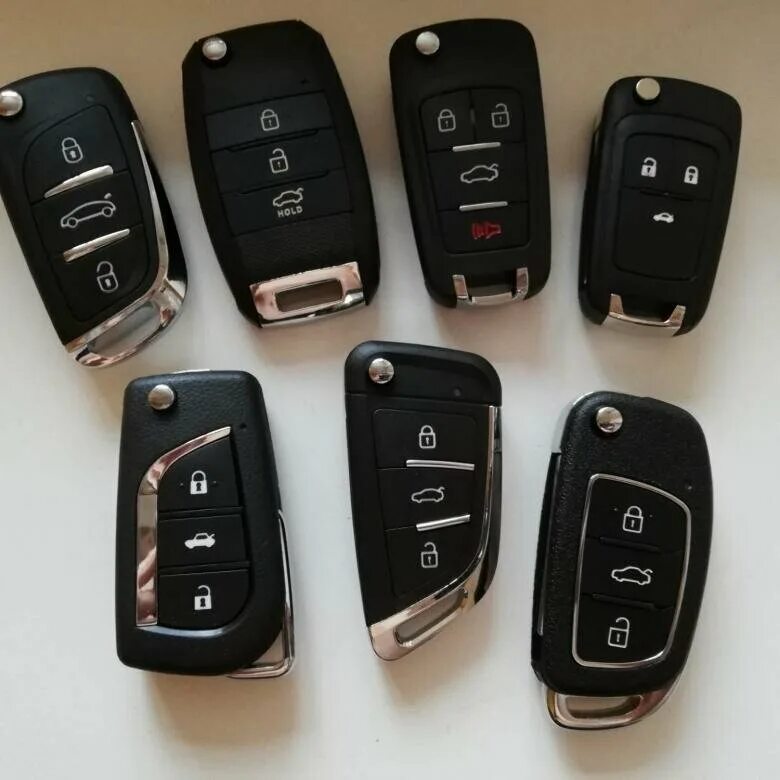 Выкидные ключи для авто. Корпус для автомобильного ключа. Выкидной ключ киа. 0678 ключ kia. Автомобильный ключ с чипом.