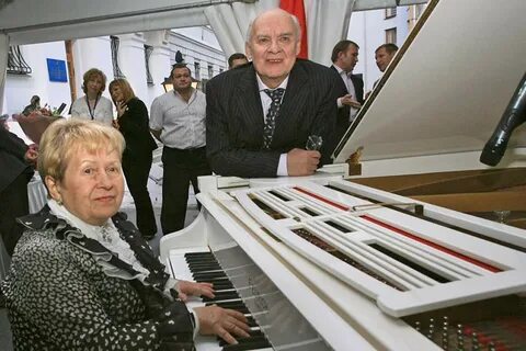 Пахмутова и добронравов