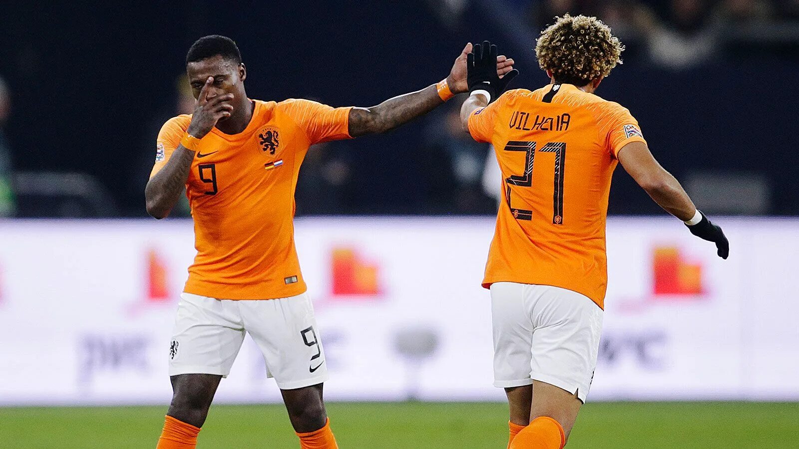 Промес голландия. Квинси промес в сборной голландии. Промес в сборной нидерландов. Промес в сборной нидерландов. Промес в форме сборной нидерландов.