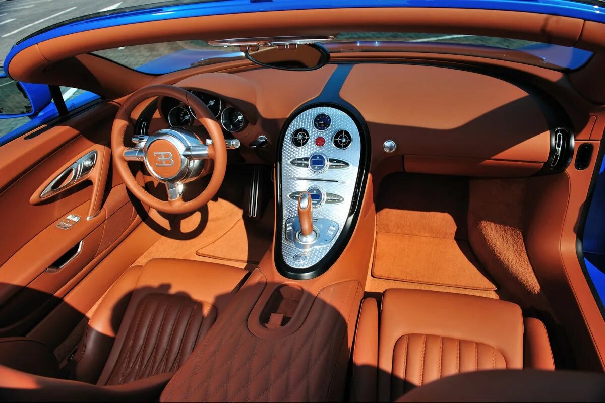 Как выглядит салон внутри. Bugatti veyron 16.4 super sport салон. bugatti veyron 16.4 supersport салон. бугатти вейрон салон. бугатти вейрон 16.4 салон.