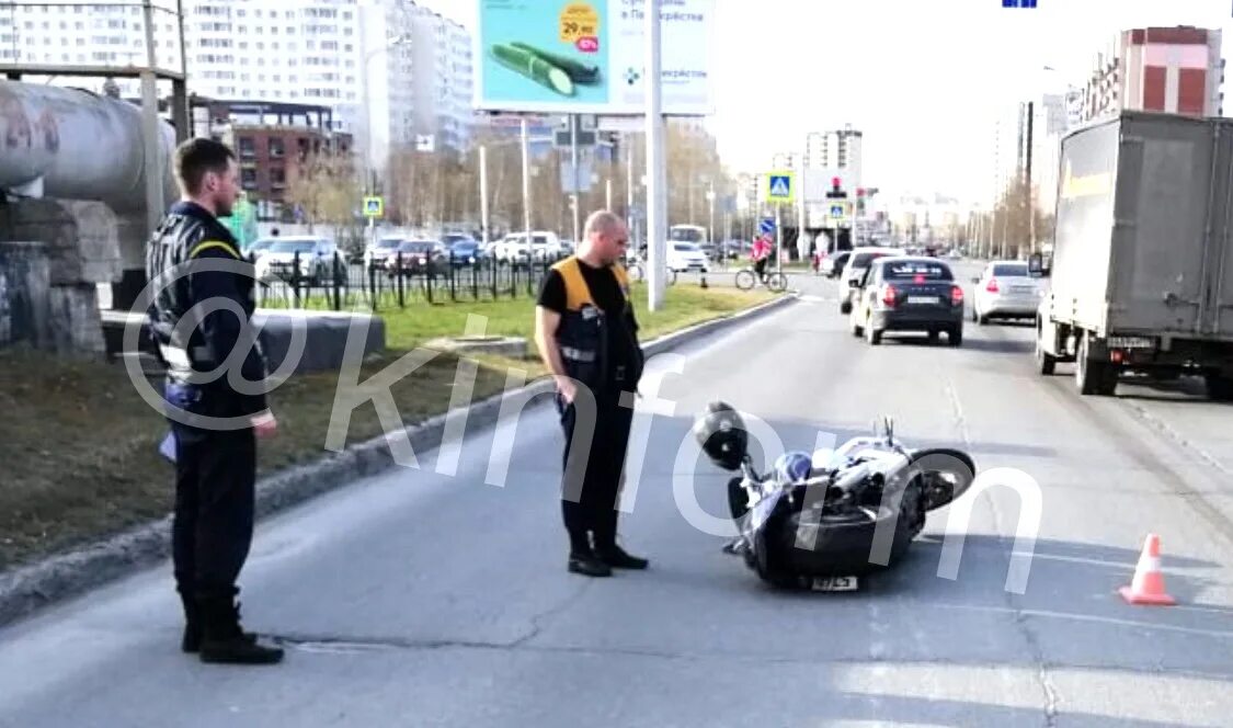 Дпс протаранили мотоцикл с детьми. Байкеры сургута. дтп байк в молодогвардейске 2025. в нефтеюганске жалуются на мотоциклистов.