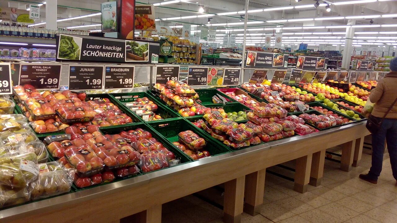 Немецкий магазин продуктов. Немецкие магазины продуктов. Немецкие магазины продуктов. Продукты в немецком магазине. Продукты в немецком магазине.