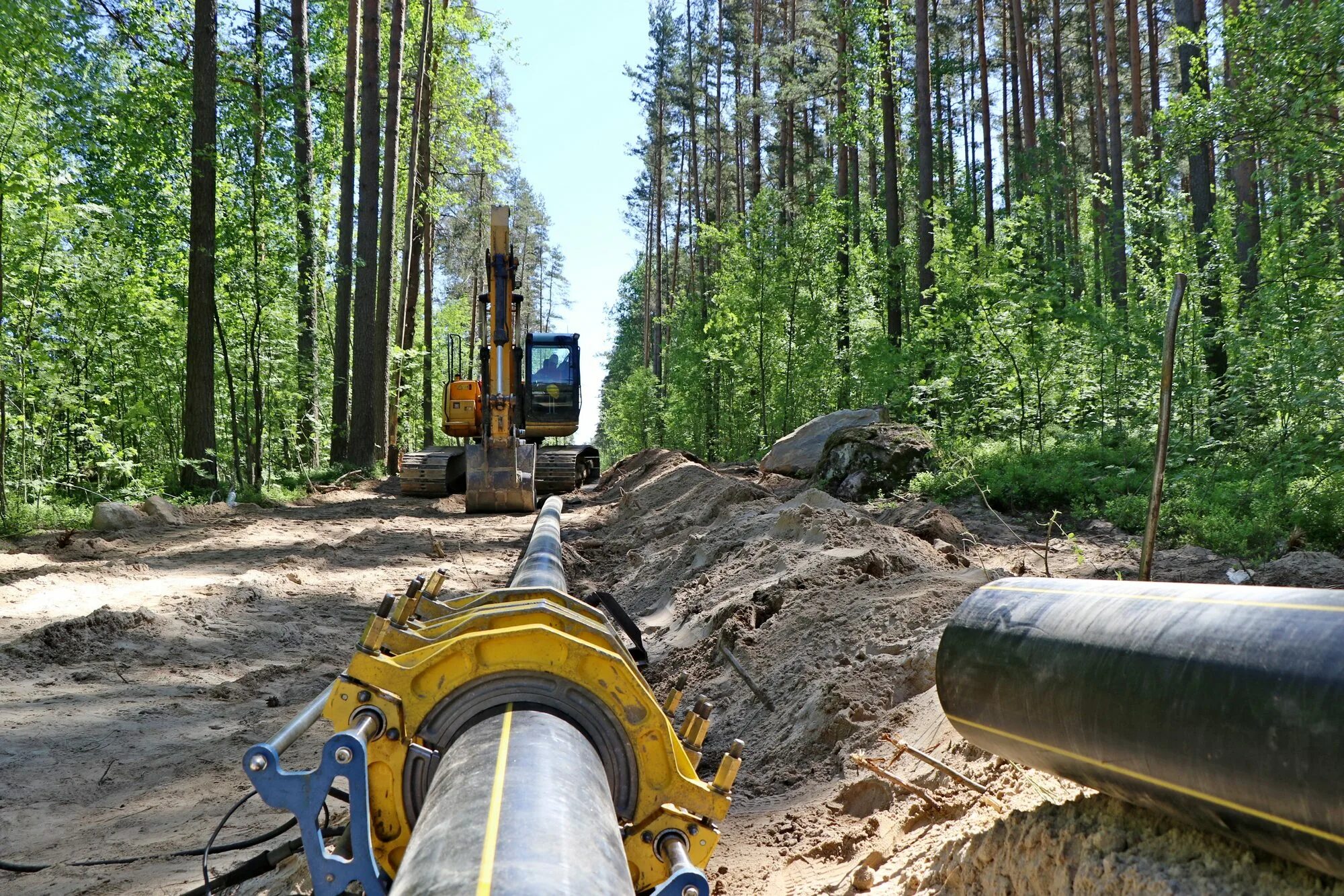 Строительство газопровода. 12 км по газопроводу. Узбекистан трубопроводы. 12 км по газопроводу. Строительство дороги.