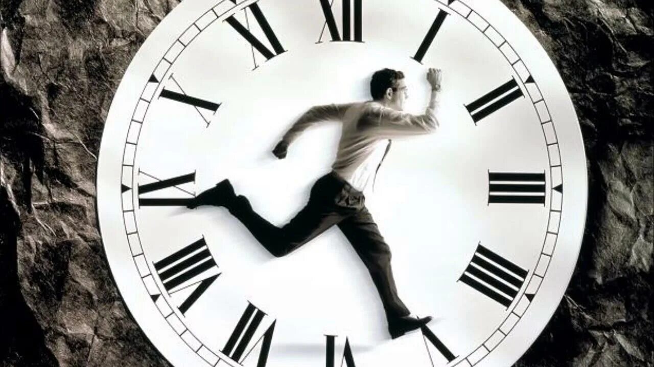 Включи прошлые часы. Человек с часами. Часы и время. Время бежит. Часы остановились.