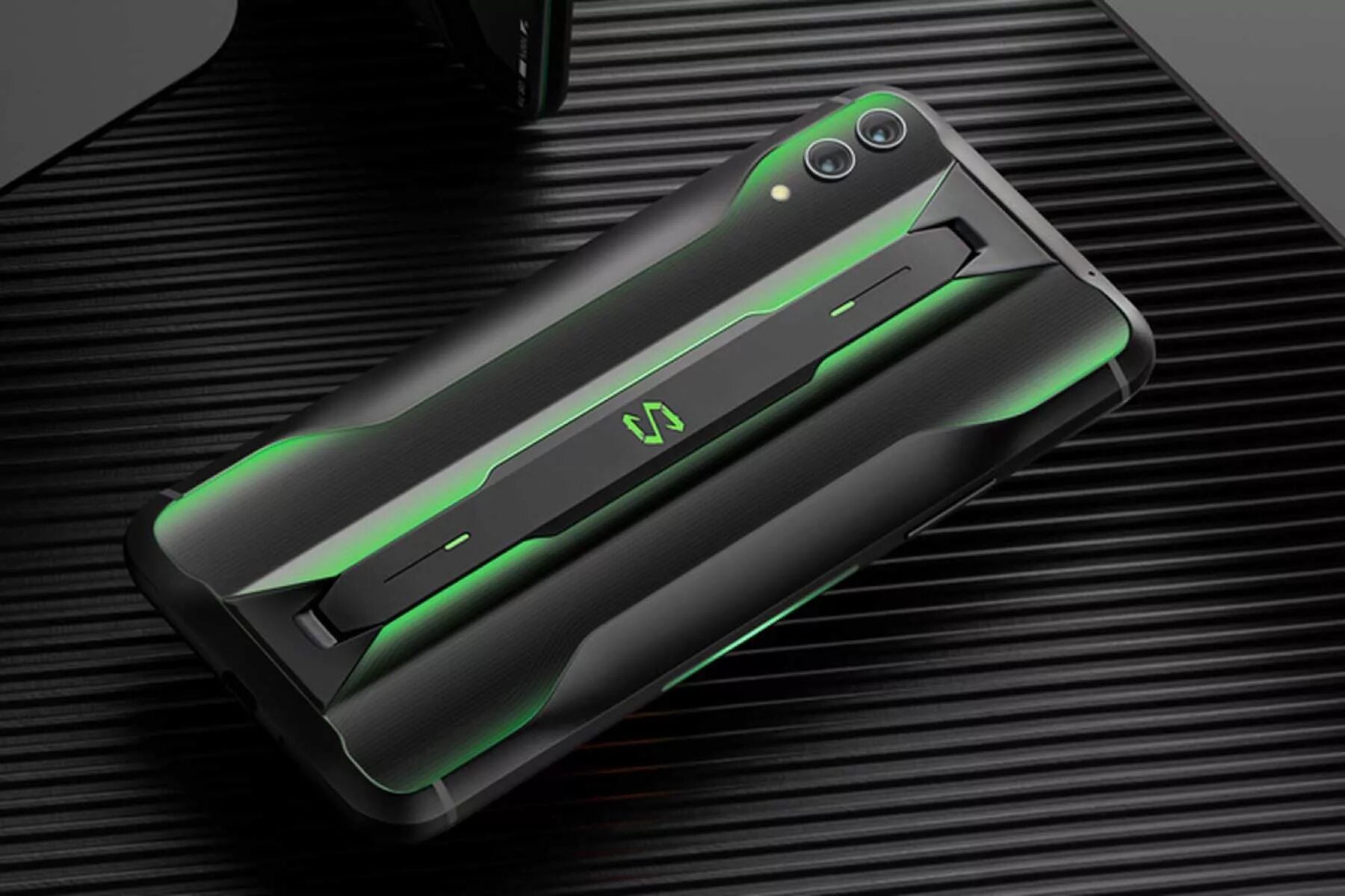 Xiaomi память 256. Black Shark 2 Pro. Смартфон Xiaomi Black Shark 5. Игровой Xiaomi Black Shark 3 Pro. Блэк Шарк 3 16 гигов оперативка.