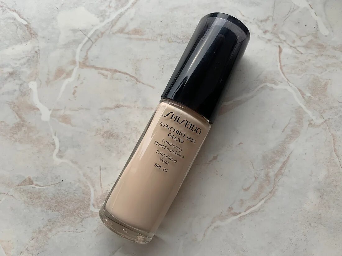 Shiseido revital essence skin glow отзывы. Shiseido skin glow. Shiseido glow отзывы. Шисейдо тональный флюид. Shiseido synchro skin glow luminizing fluid foundation golden.
