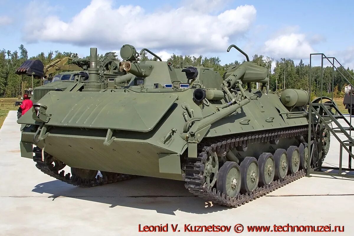 Инженерная разведывательная машина ирм-2. Машина инженерной разведки ирм жук. Инженерно-разведывательная машина жук. Ирм 1. Ирм 1.