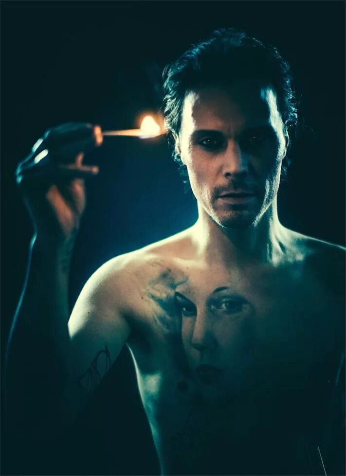 Him knowing me. Вилле вало 2018. вилле вало knowing me knowing you. ville valo фото. вилле вало 2025.