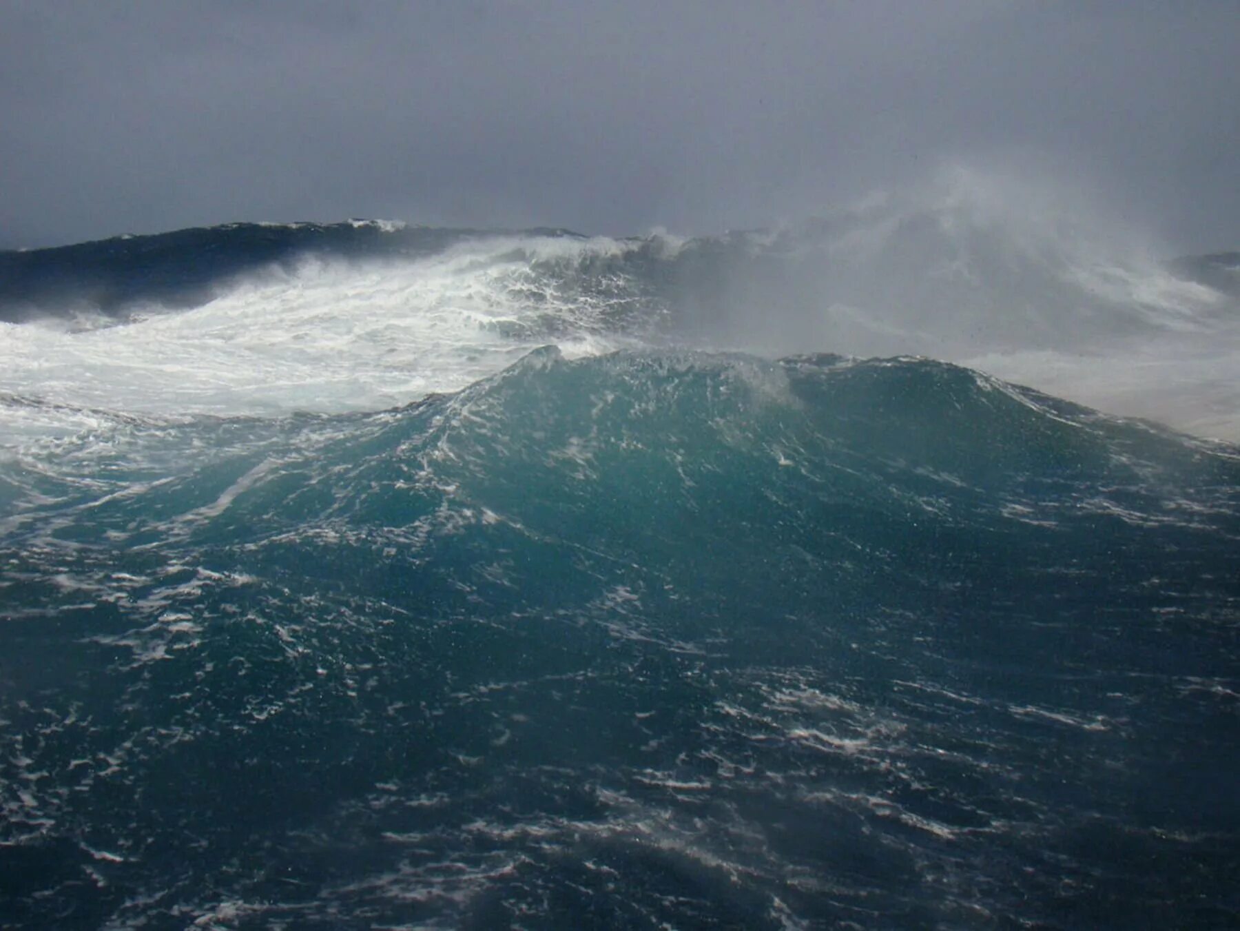 Края далеких океанов. Северный Ледовитый океан шторм. Карибское море Атлантический океан. Тихий океан шторм. Атлантический океан шторм.