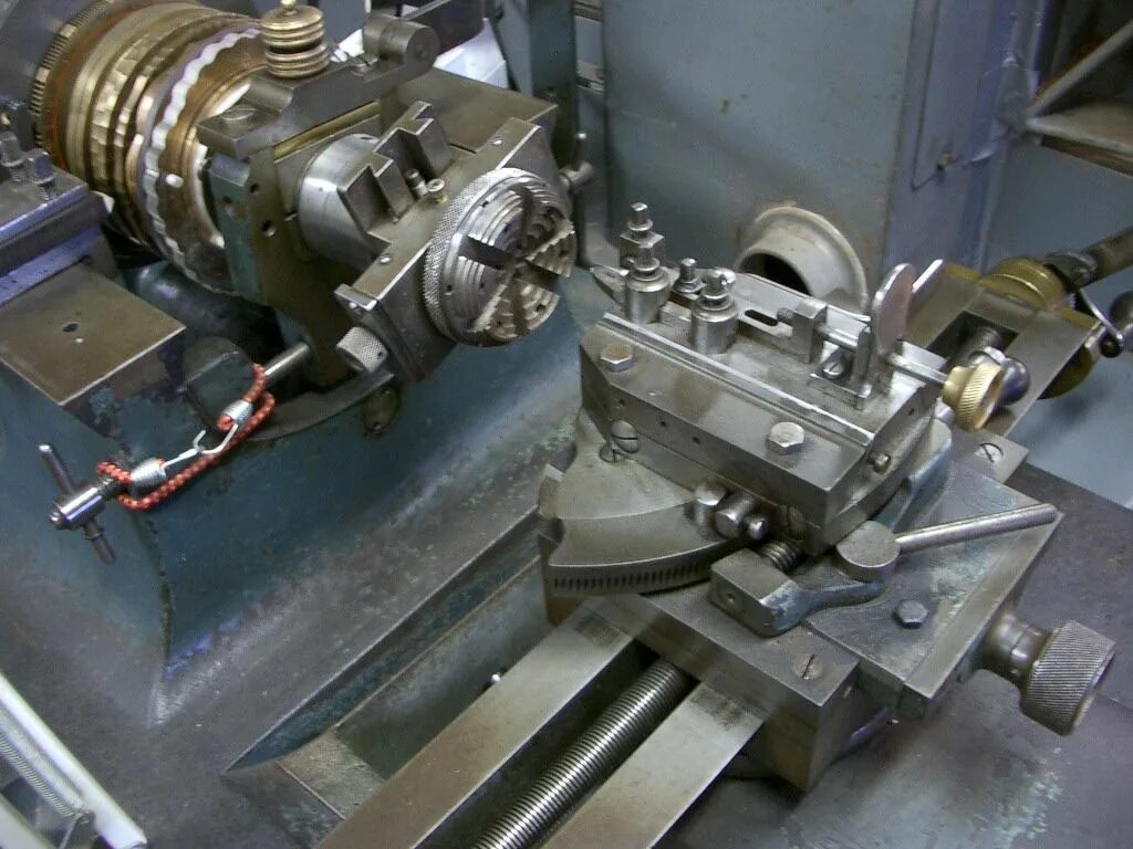 Изделия из металла на токарном станке. Turning engineering. Обработка детали на станке с чпу. Engine turning tool 178-8615, 350-7549. Станок для гильоше.