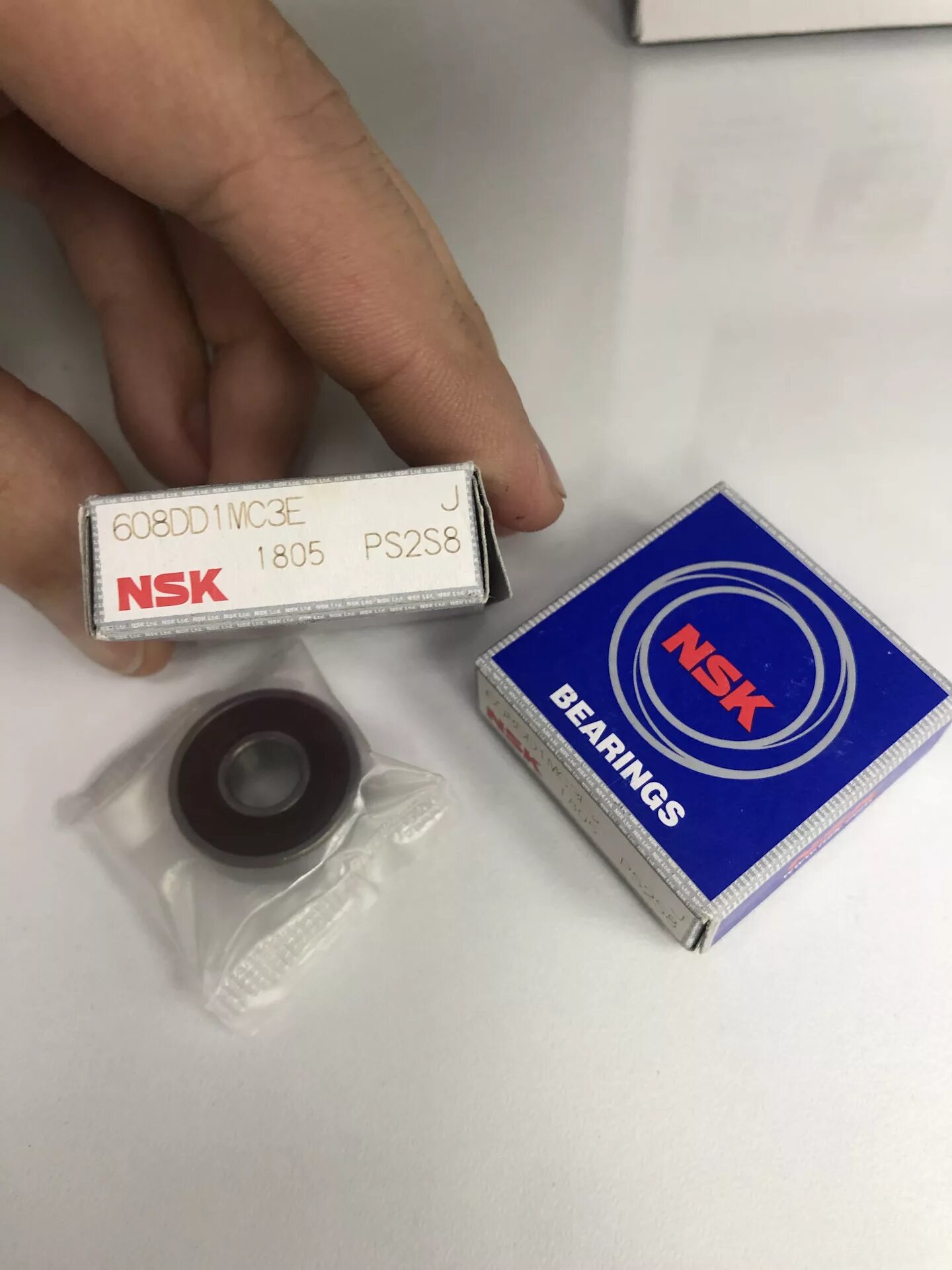 Какой nsk. NSK 608zz1mc3e. NSK 608dd1mc3e. Подшипник 608 dd1mc3e NSK. NSK 608 dd1m c3e.