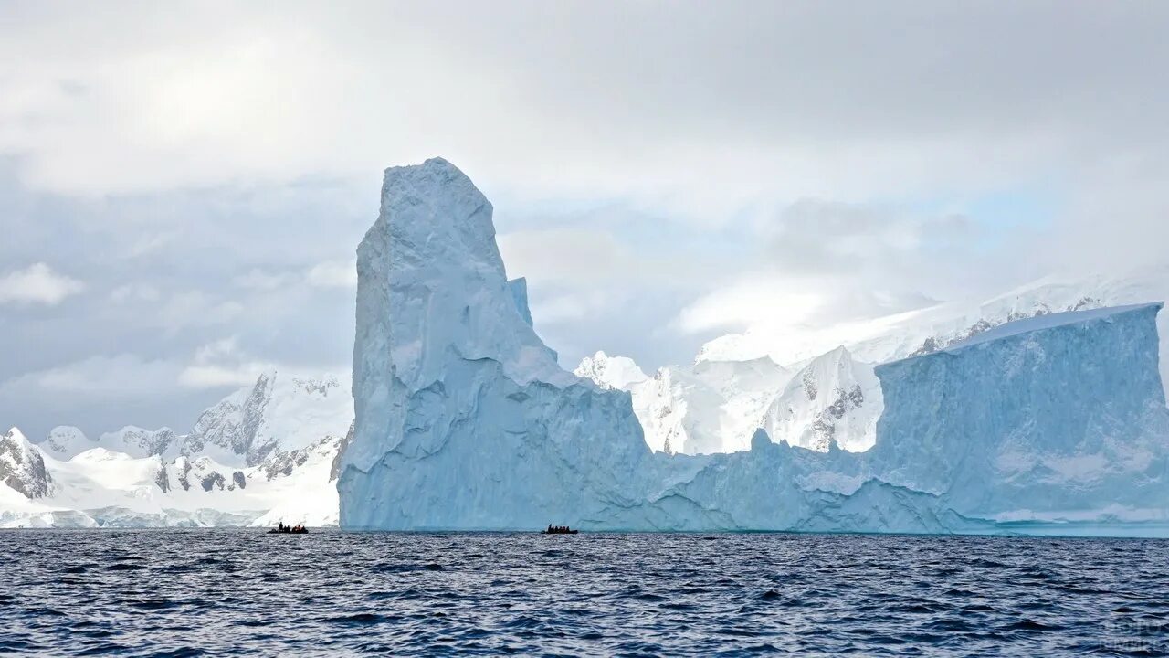 Iceberg. Ледовитый океан Айсберг. Оледенение на Северном Ледовитом океане. Мыс горн айсберги.