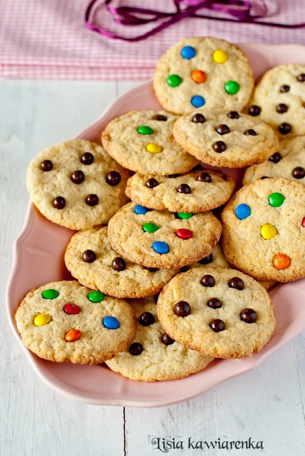 кукис печенье шоколадное. настоящие печеньки. печенье кукис с шоколадом. печенье. печенье «песочное».